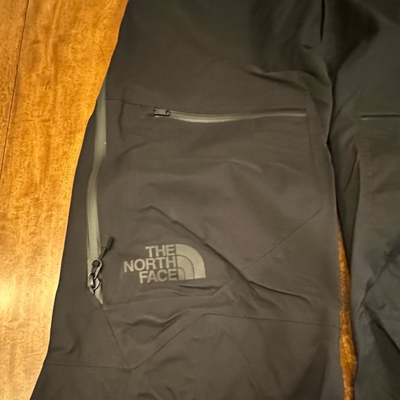 THE NORTH FACE men’s Shedder Waterproof Ski Pants - Picture 10 of 16